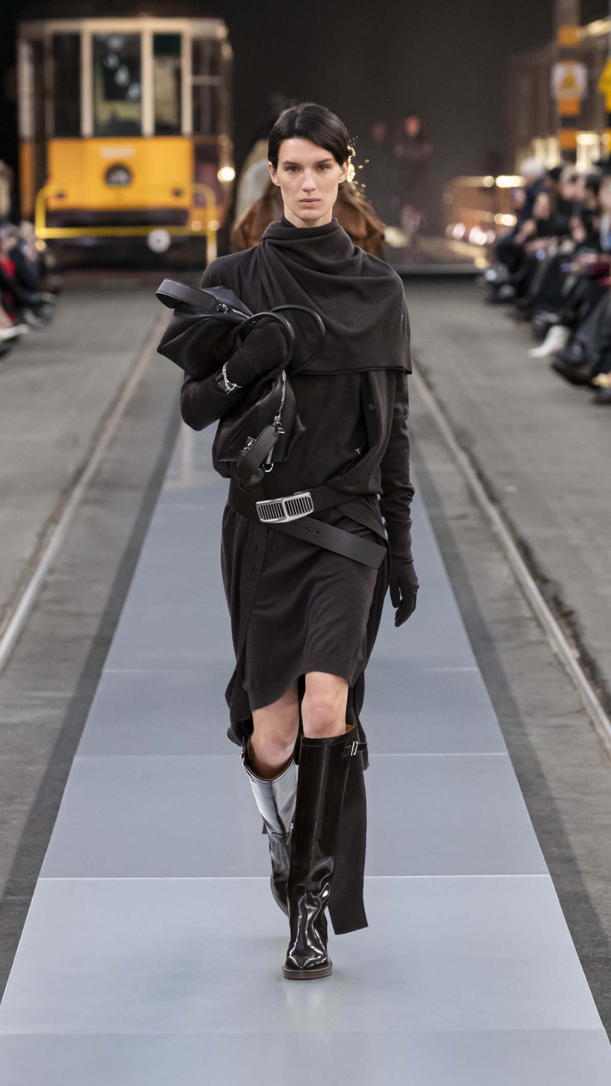 Tod's Presents Its New Women’s Fall-Winter 2024/25 Collection: Tod's In Motion