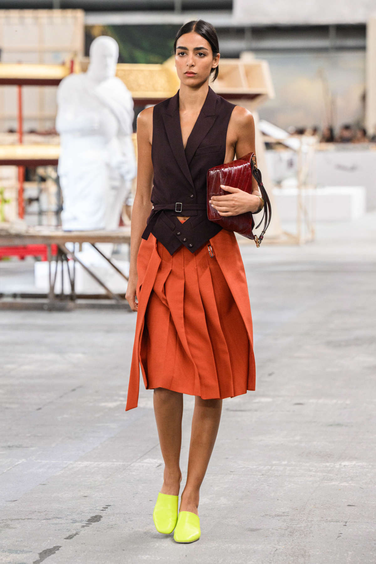 Tod's Presents Its New Women's Spring-Summer 2024 Collection: Fabrica