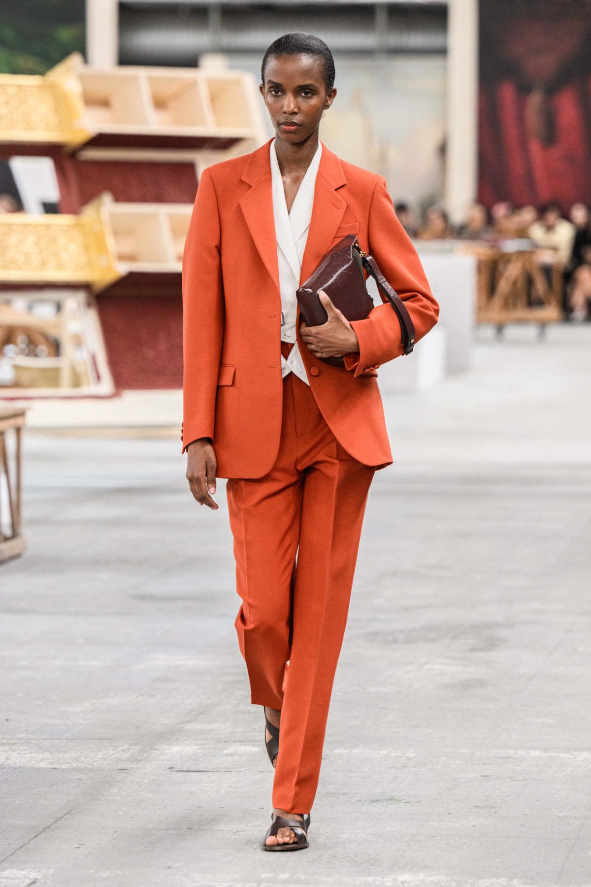 Tod's Presents Its New Women's Spring-Summer 2024 Collection: Fabrica