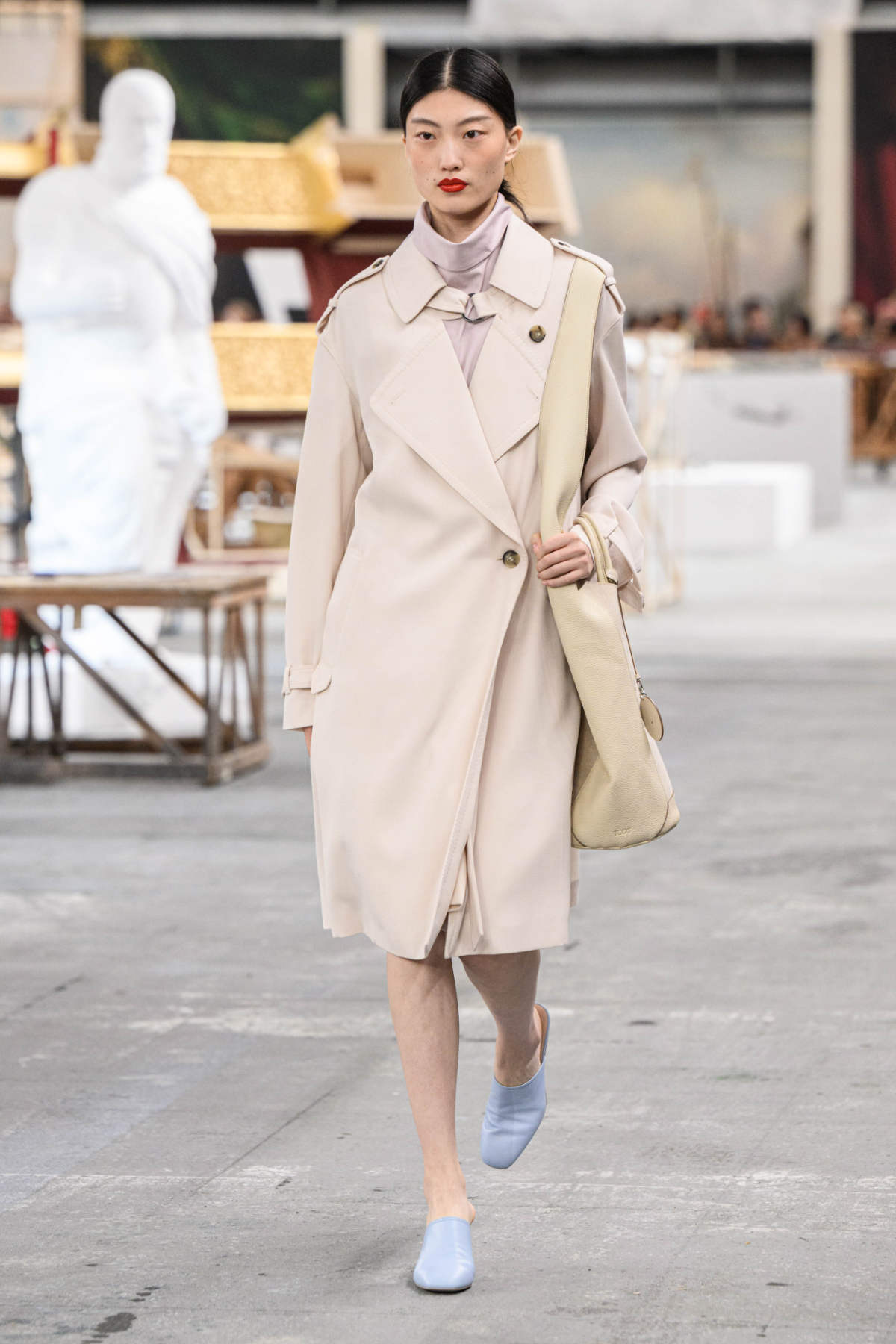 Tod's Presents Its New Women's Spring-Summer 2024 Collection: Fabrica