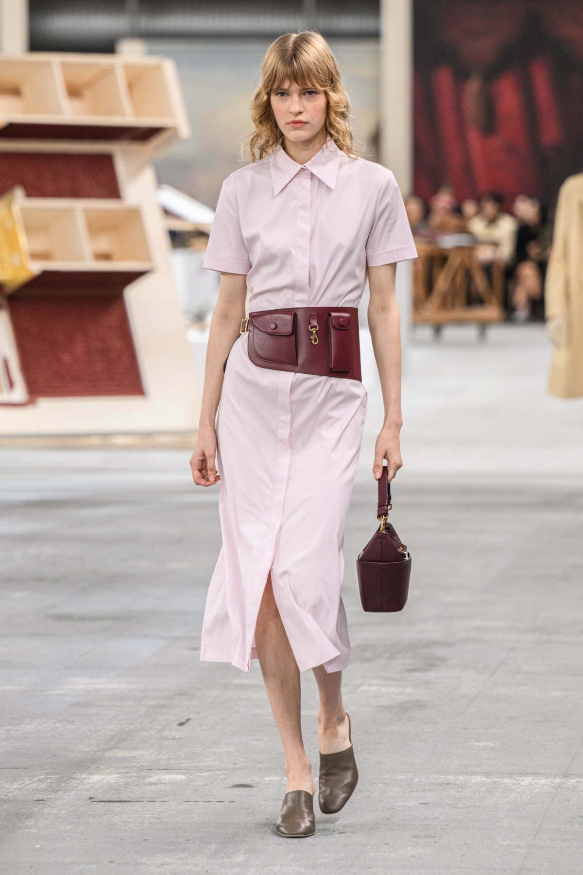 Tod's Presents Its New Women's Spring-Summer 2024 Collection: Fabrica