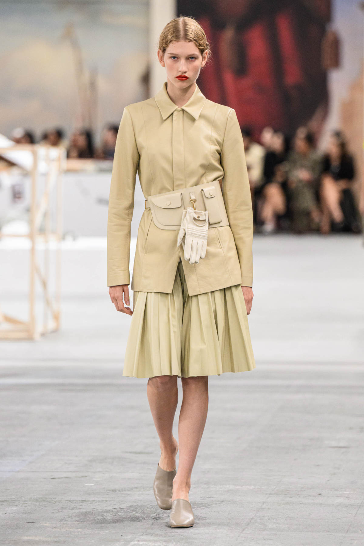 Tod's Presents Its New Women's Spring-Summer 2024 Collection: Fabrica