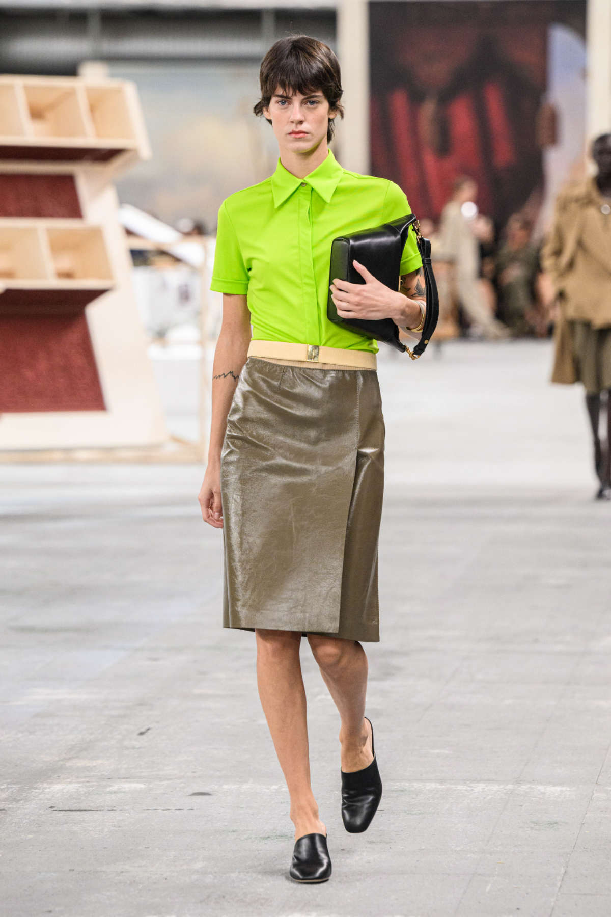 Tod's Presents Its New Women's Spring-Summer 2024 Collection: Fabrica