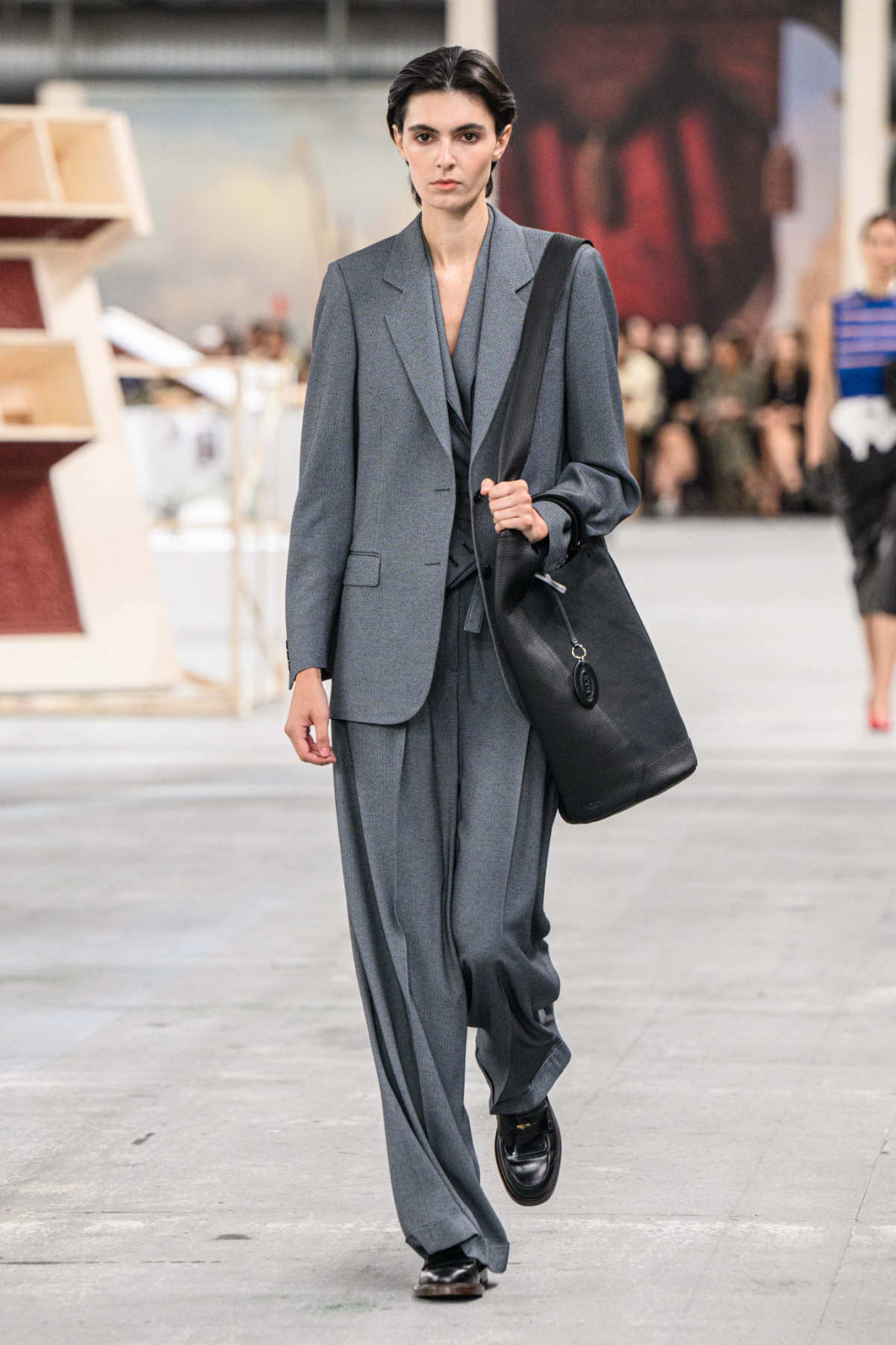 Tod's Presents Its New Women's Spring-Summer 2024 Collection: Fabrica