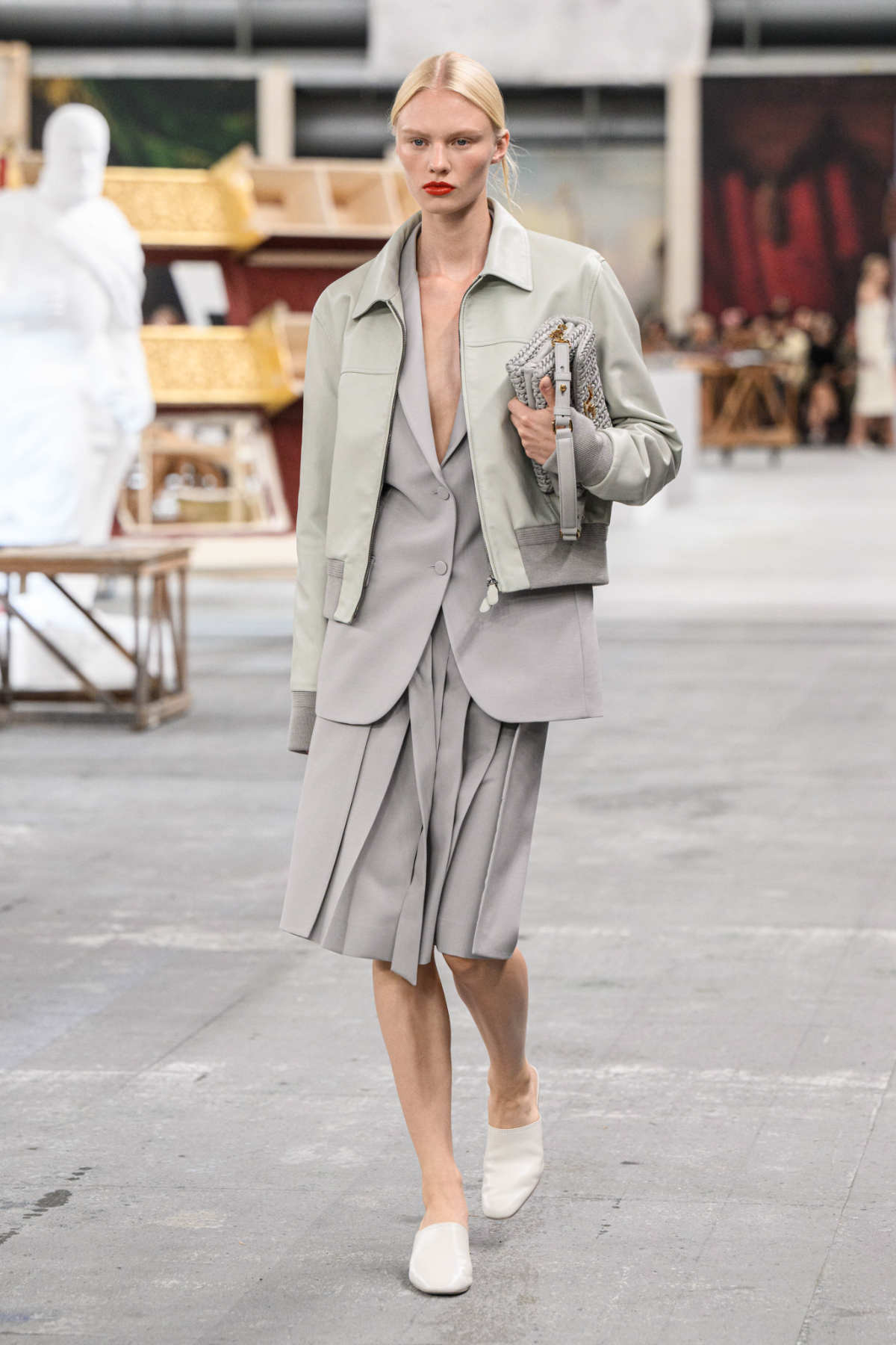 Tod's Presents Its New Women's Spring-Summer 2024 Collection: Fabrica