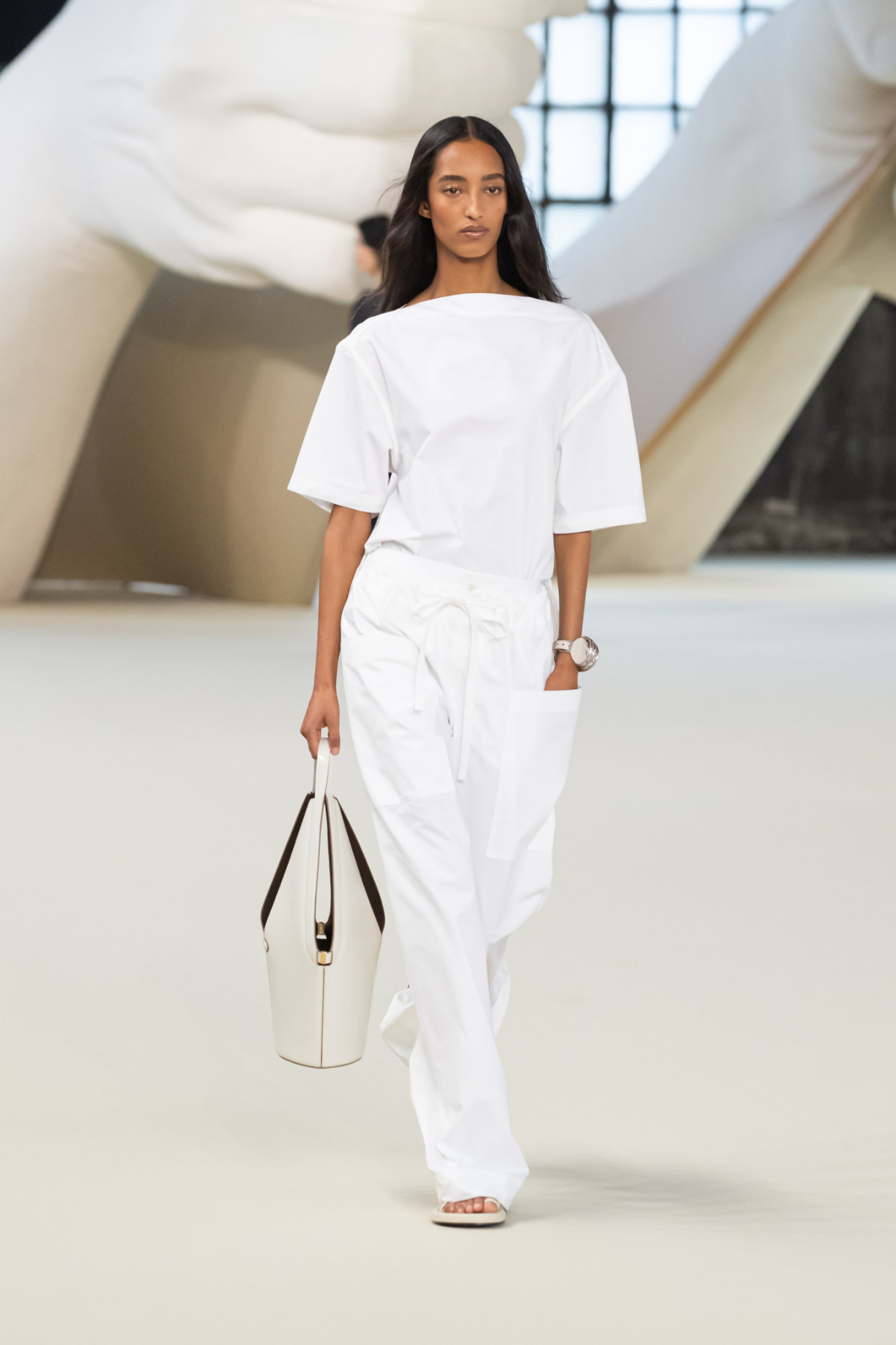 Tod's Presents Its New Women’s Spring-Summer 2025 Collection: Artisanal Intelligence