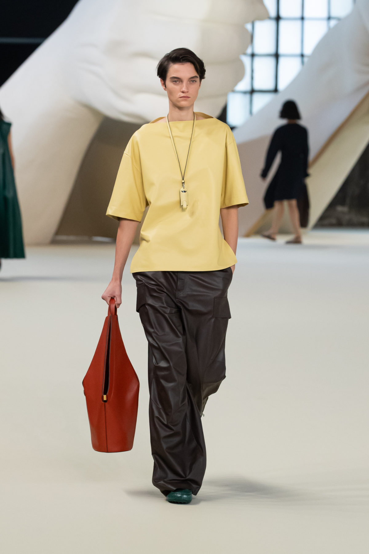 Tod's Presents Its New Women’s Spring-Summer 2025 Collection: Artisanal Intelligence