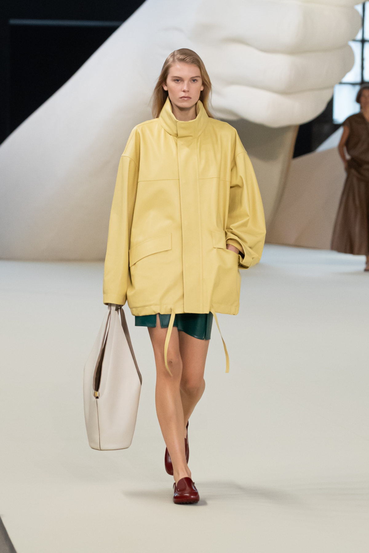 Tod's Presents Its New Women’s Spring-Summer 2025 Collection: Artisanal Intelligence