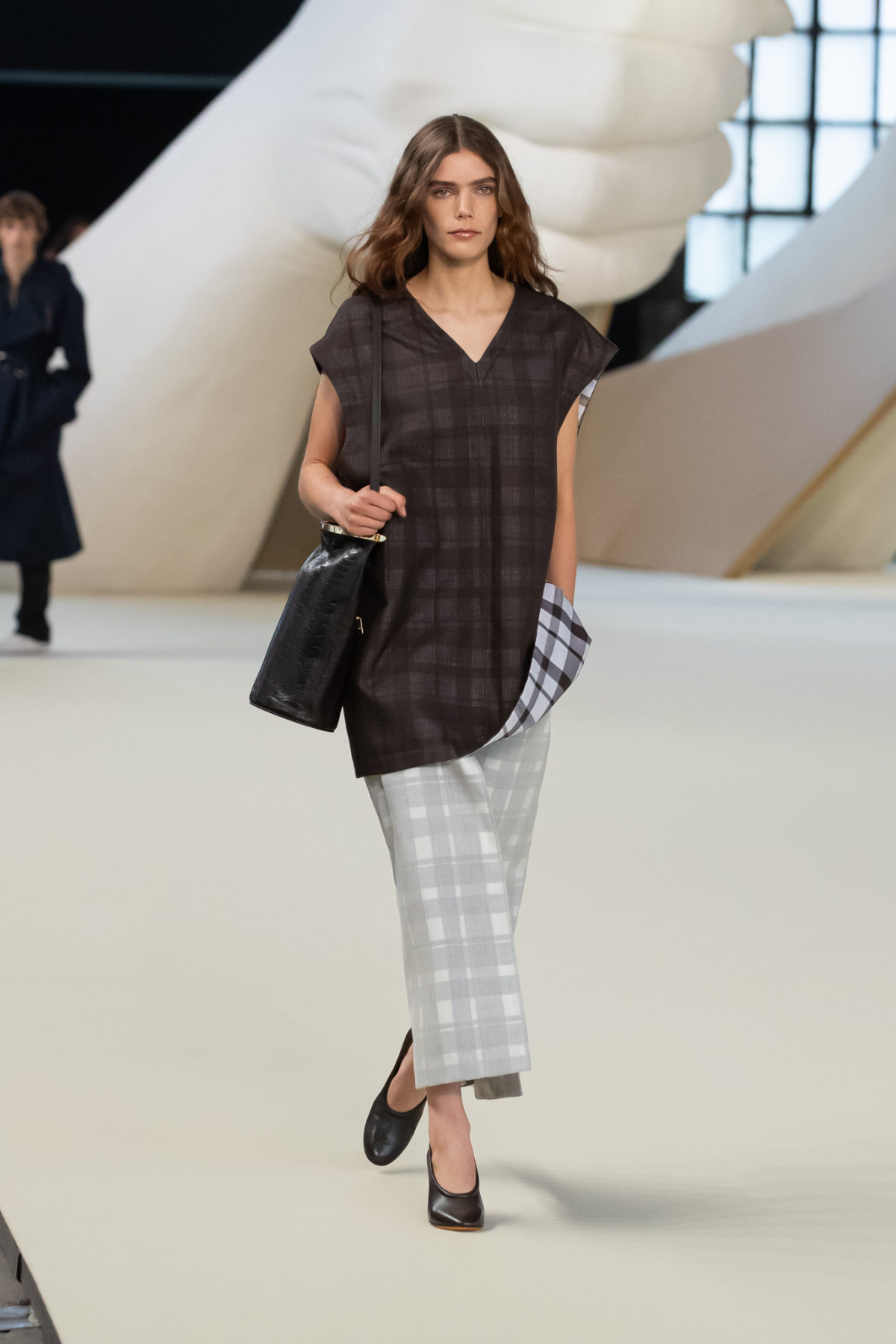 Tod's Presents Its New Women’s Spring-Summer 2025 Collection: Artisanal Intelligence