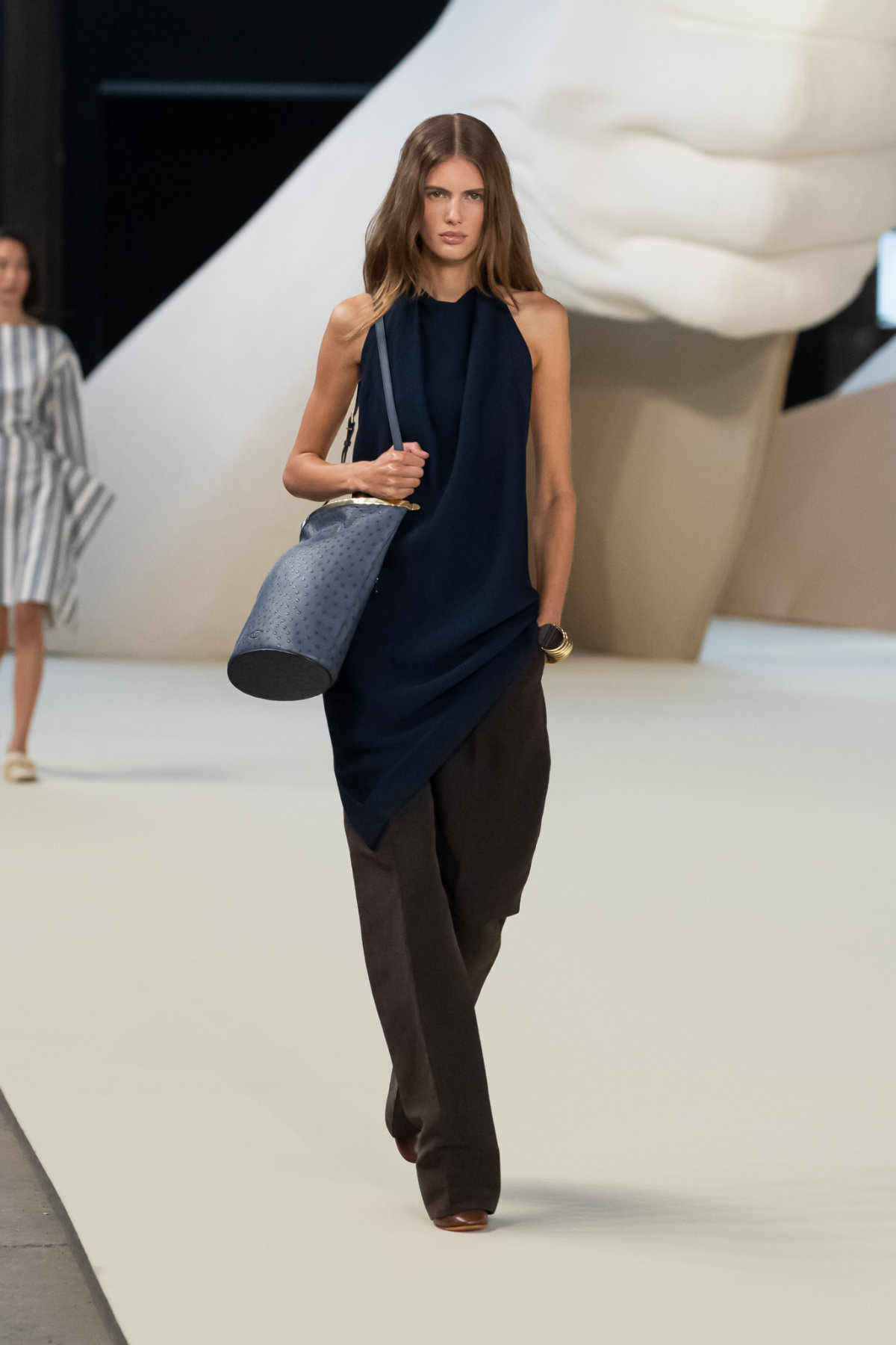 Tod's Presents Its New Women’s Spring-Summer 2025 Collection: Artisanal Intelligence