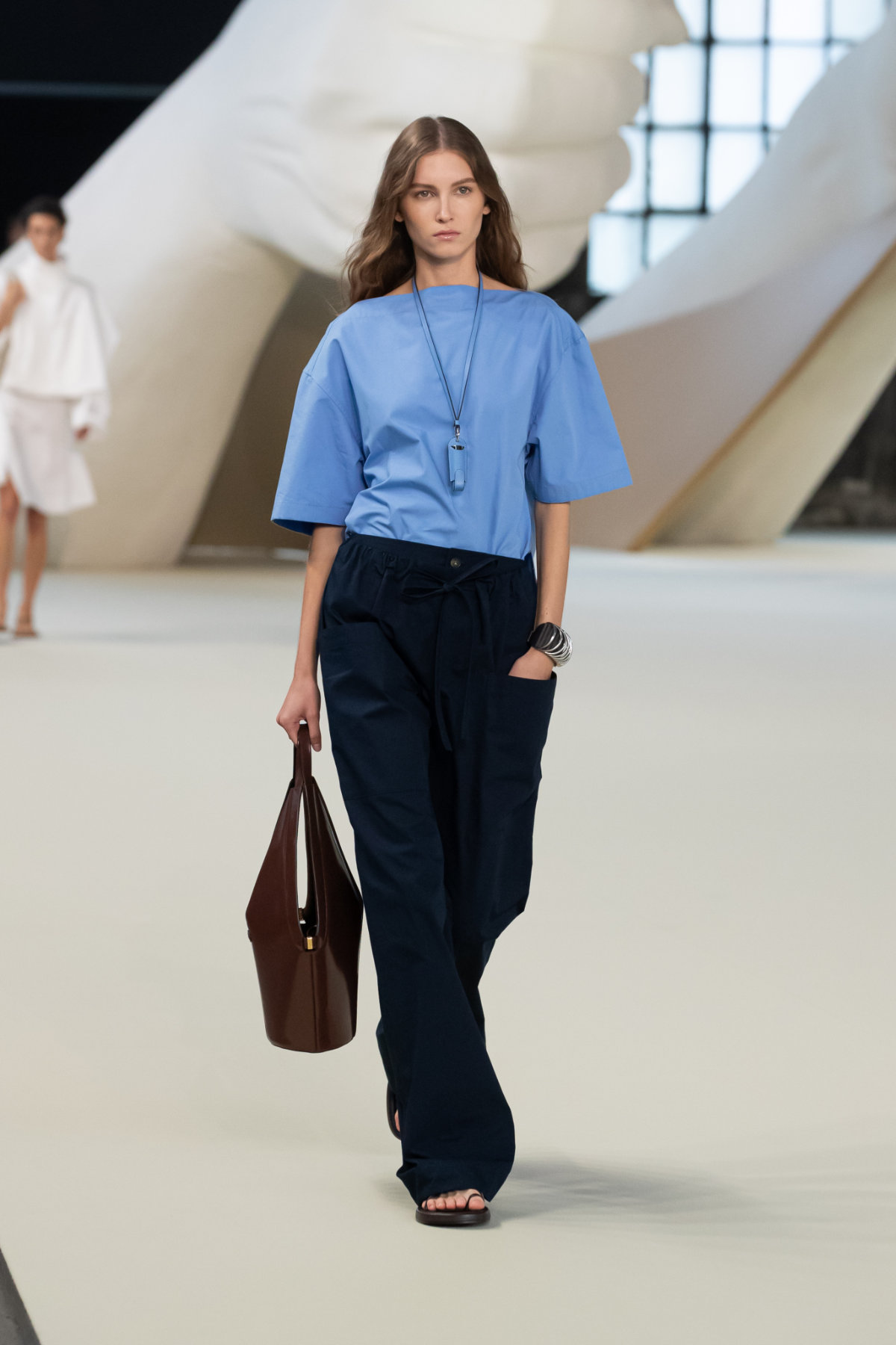 Tod's Presents Its New Women’s Spring-Summer 2025 Collection: Artisanal Intelligence