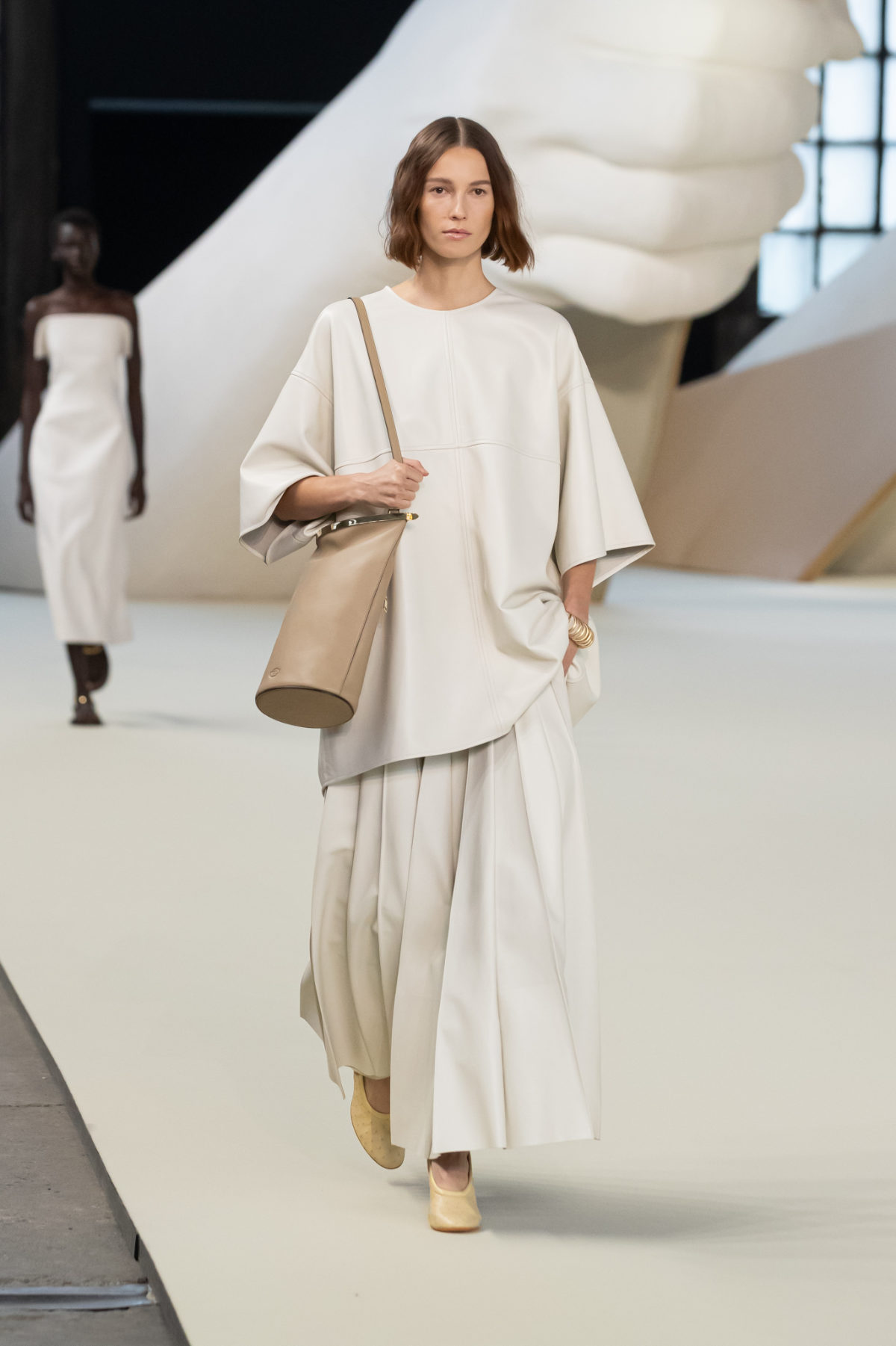 Tod's Presents Its New Women’s Spring-Summer 2025 Collection: Artisanal Intelligence