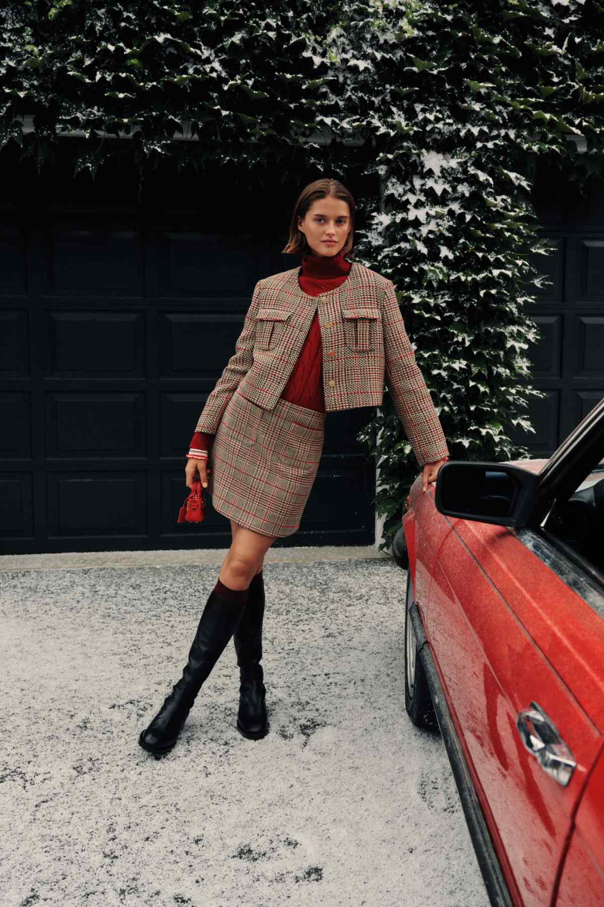 A Hilfiger Holiday: JISOO Embodies Festive Luxury In Tommy Hilfiger’s Holiday 2025 Campaign