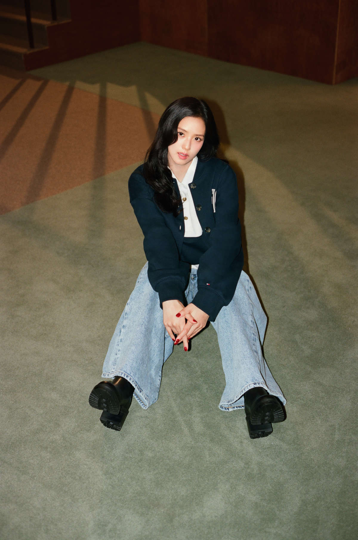 A Hilfiger Holiday: JISOO Embodies Festive Luxury In Tommy Hilfiger’s Holiday 2025 Campaign