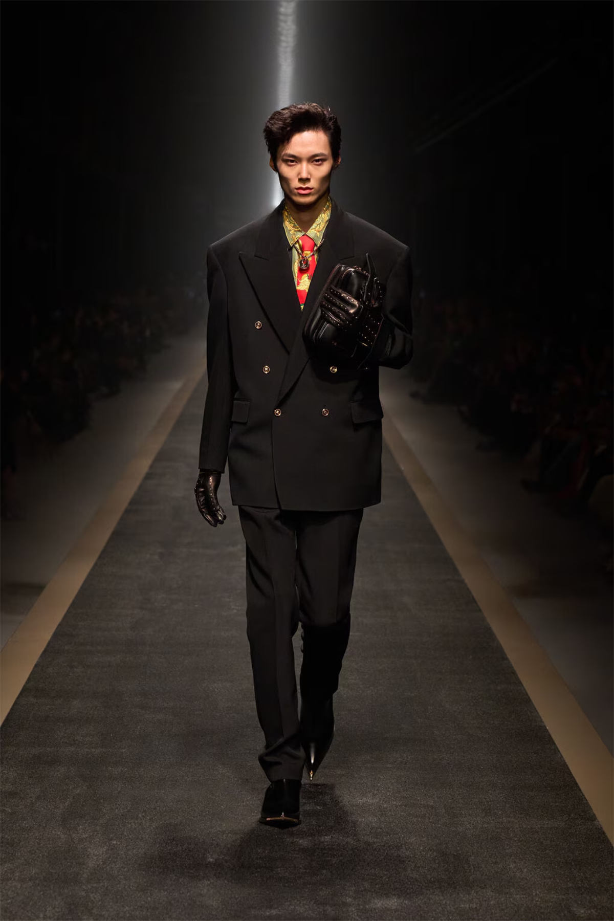 Versace Fall–Winter 2025: Where Power Meets Couture