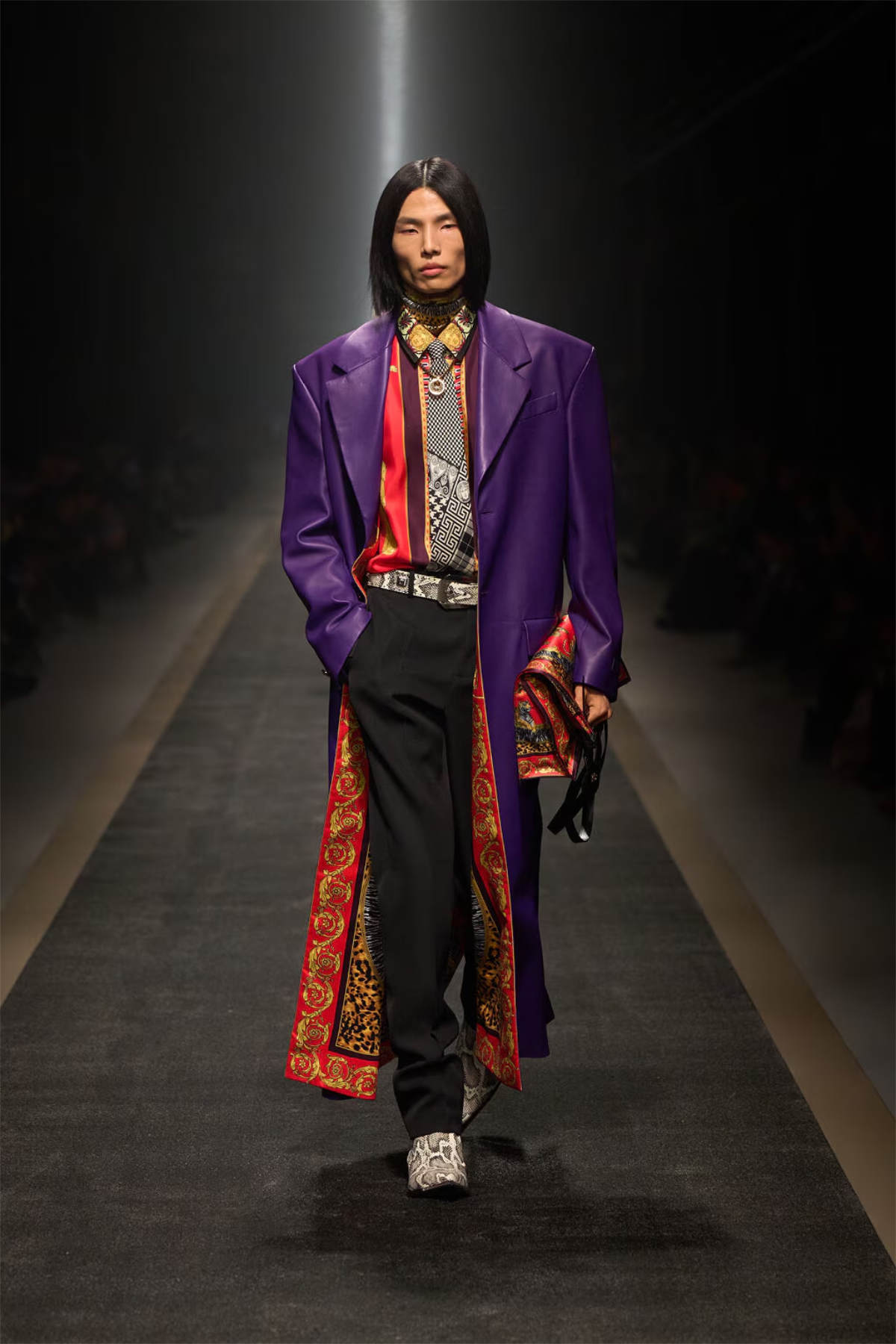Versace Fall–Winter 2025: Where Power Meets Couture