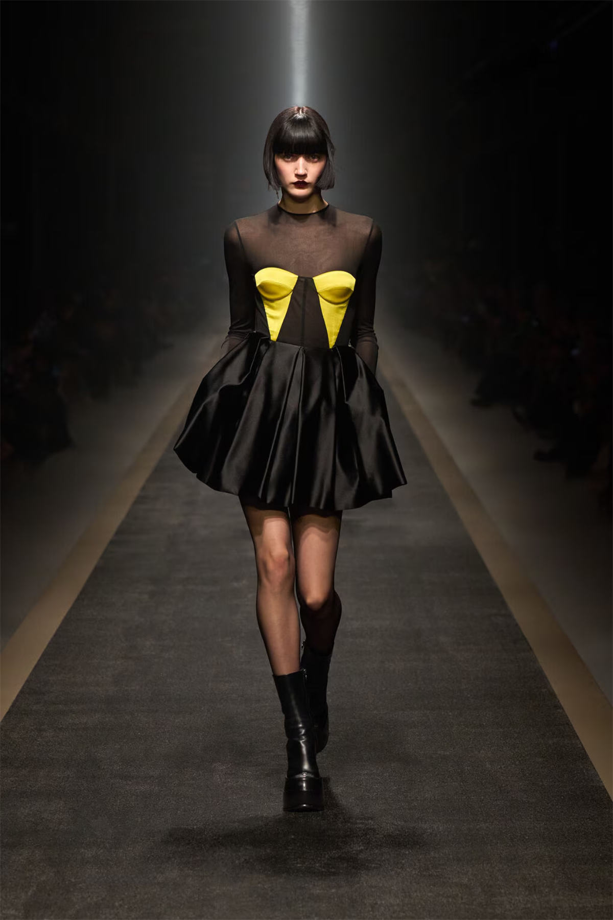 Versace Fall–Winter 2025: Where Power Meets Couture