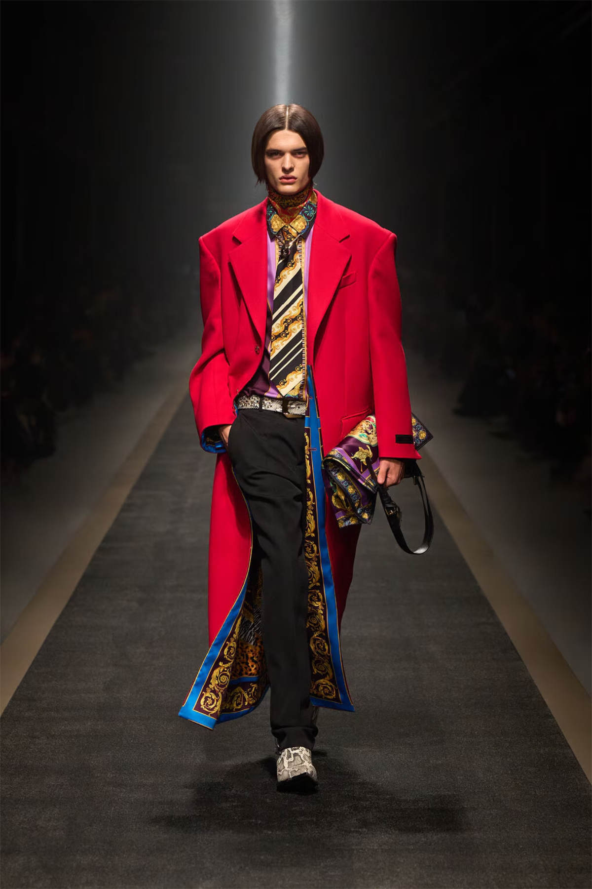 Versace Fall–Winter 2025: Where Power Meets Couture