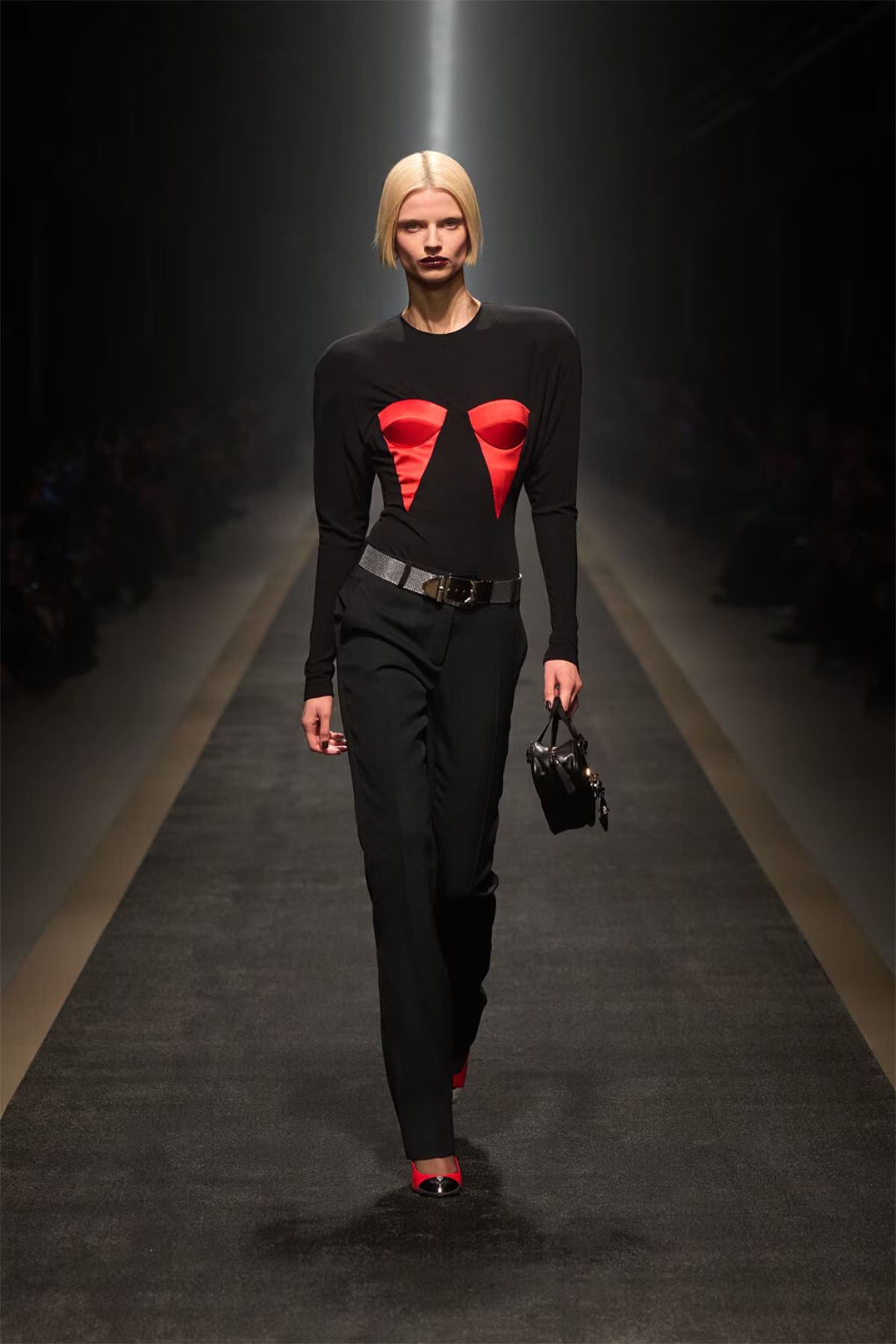 Versace Fall–Winter 2025: Where Power Meets Couture