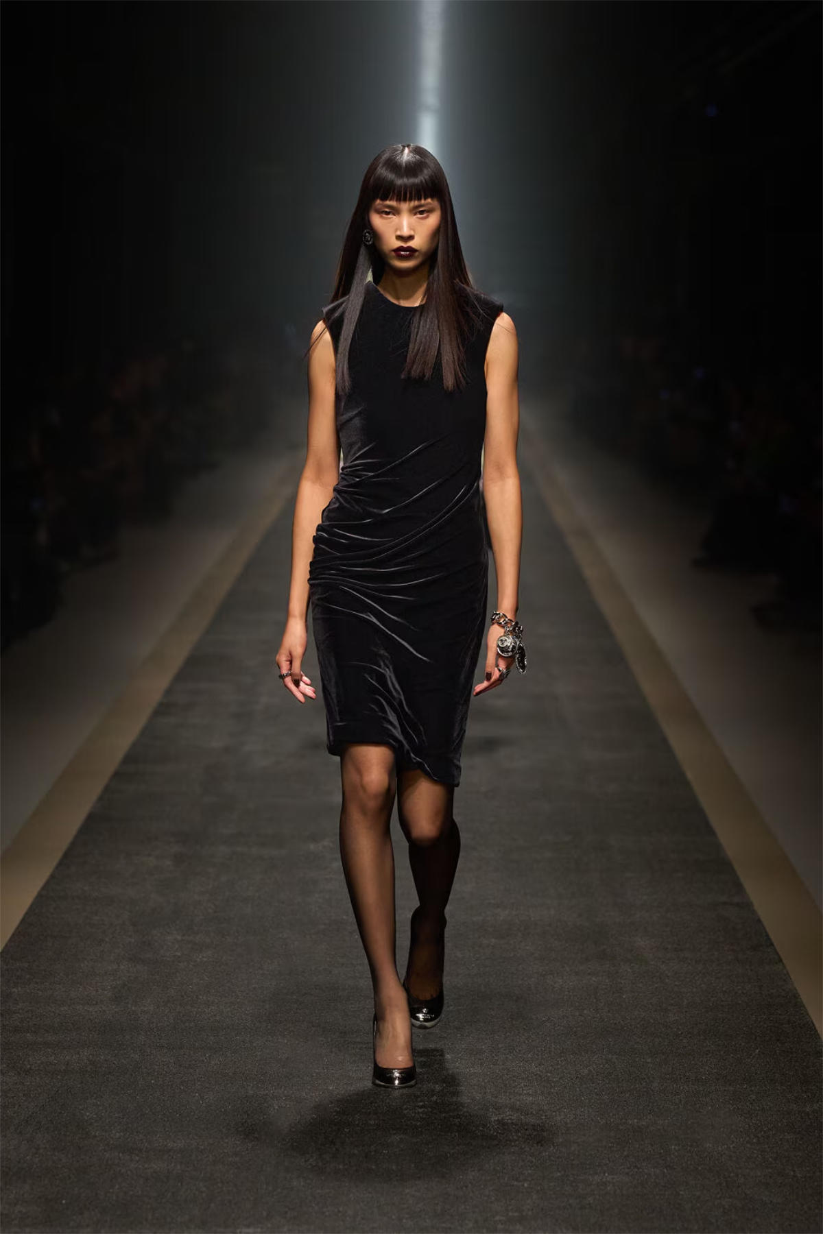 Versace Fall–Winter 2025: Where Power Meets Couture