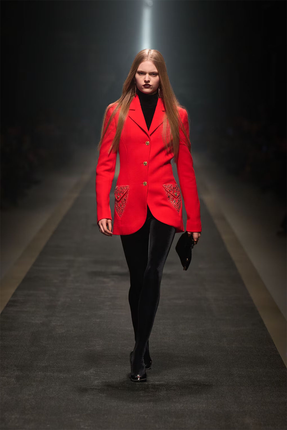 Versace Fall–Winter 2025: Where Power Meets Couture