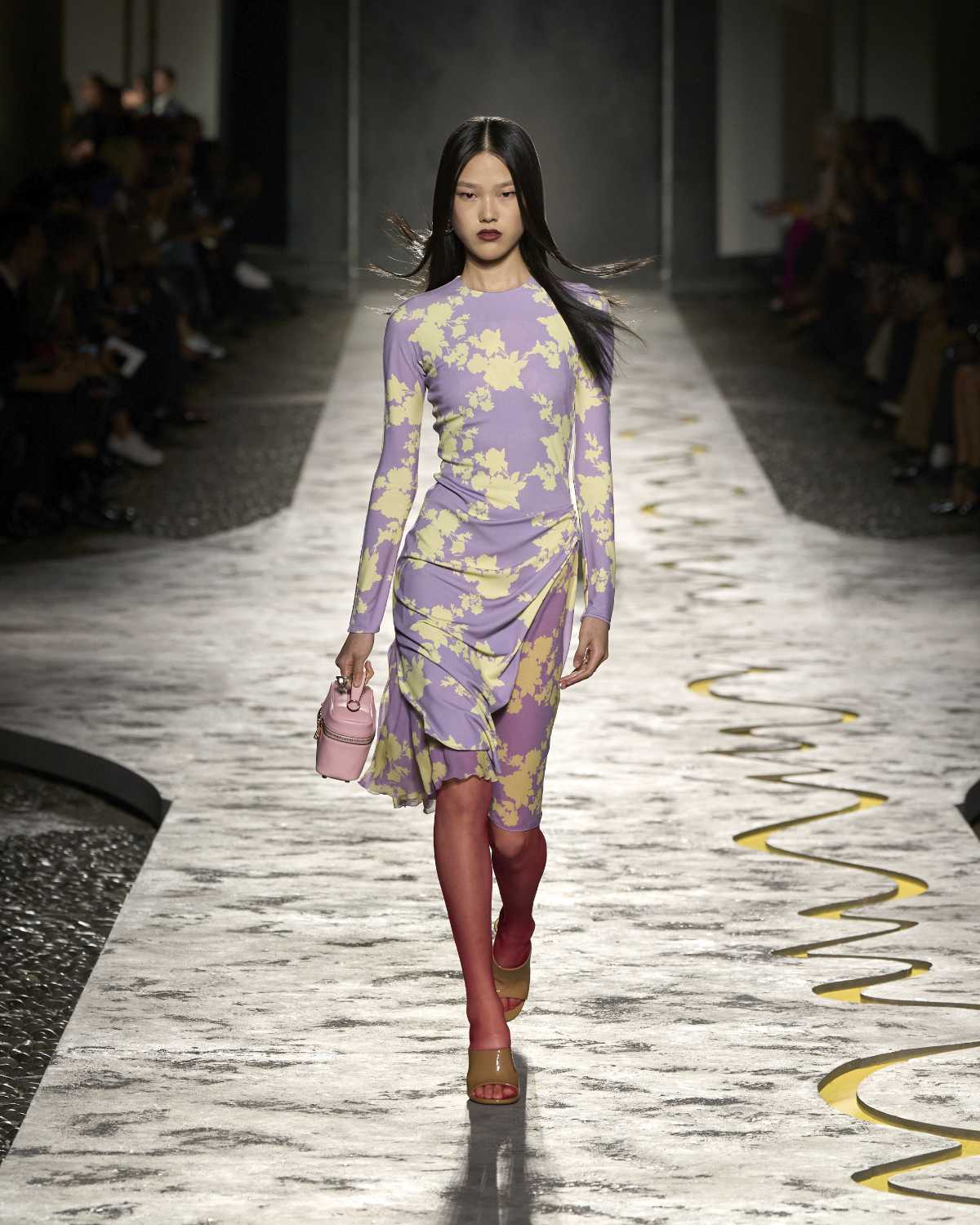 Versace Presents Its New Spring-Summer 2025 Collection