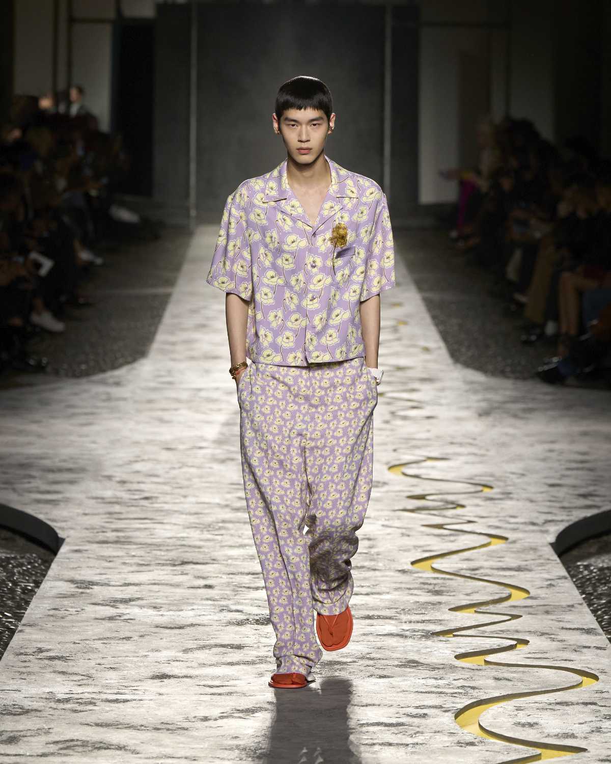 Versace Presents Its New Spring-Summer 2025 Collection