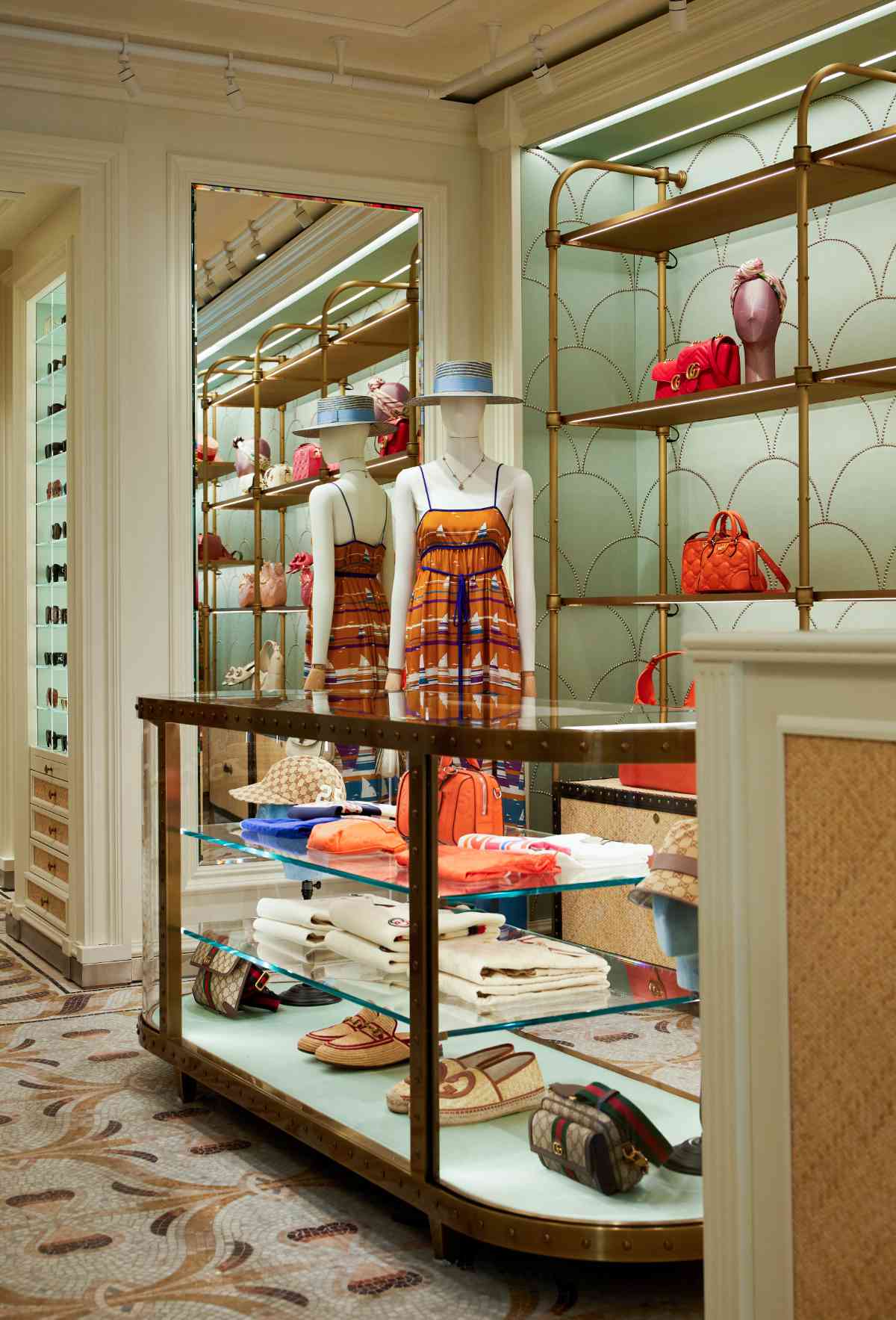 Gucci: Gucci Inaugurates The Reopening Of Its Boutique In Saint-Tropez ...