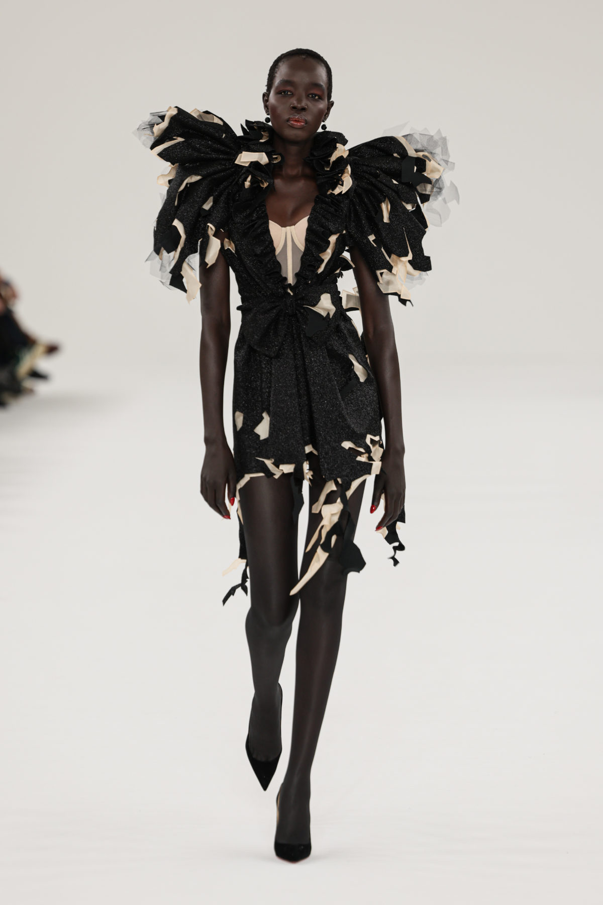Viktor&Rolf Present Their New Haute Couture Spring Summer 2024 Collection: Scissorhands
