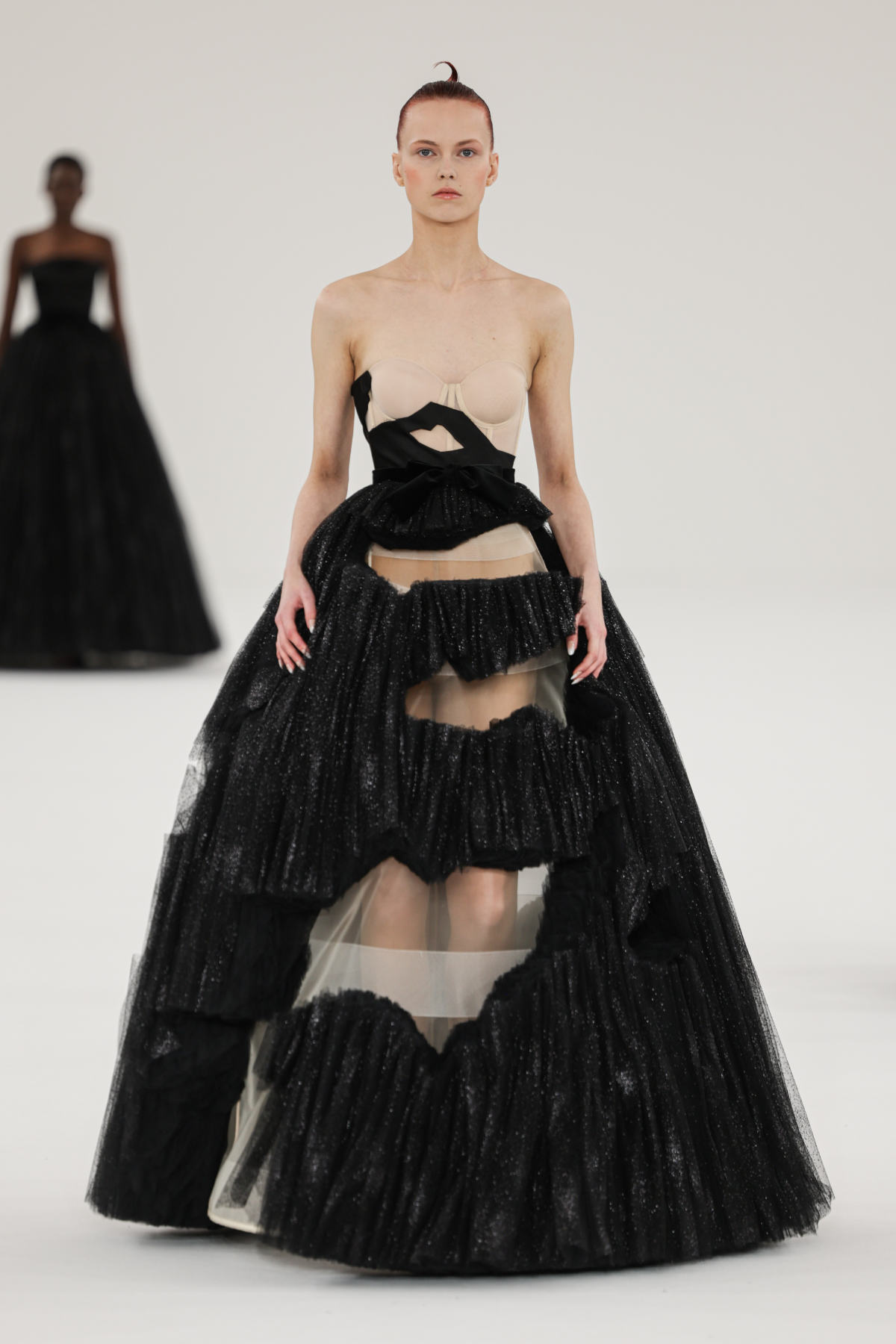 Viktor&Rolf Present Their New Haute Couture Spring Summer 2024 Collection: Scissorhands