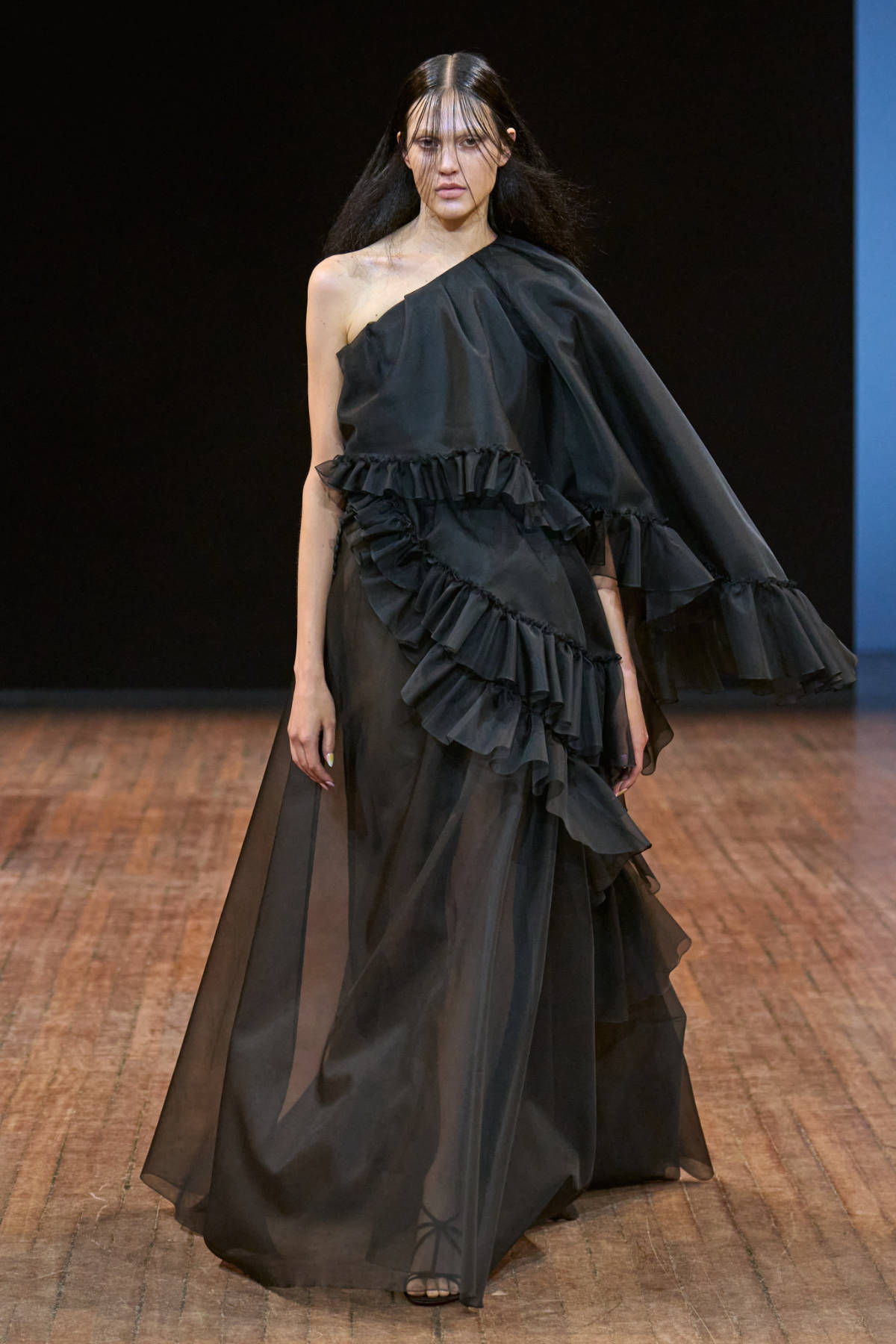 Viktor&Rolf Present Their New Haute Couture Autumn Winter 2025 Collection: Angry Birds
