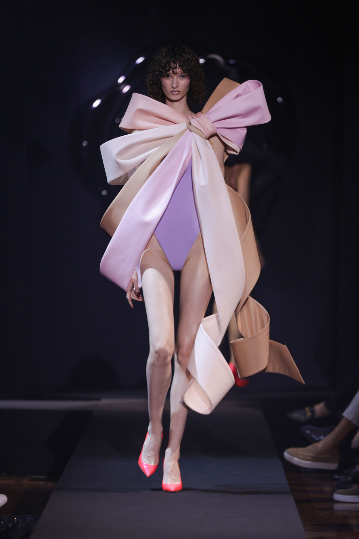 Viktor&Rolf Present Their New Haute Couture Autumn/Winter 2023 Collection: Embodiment