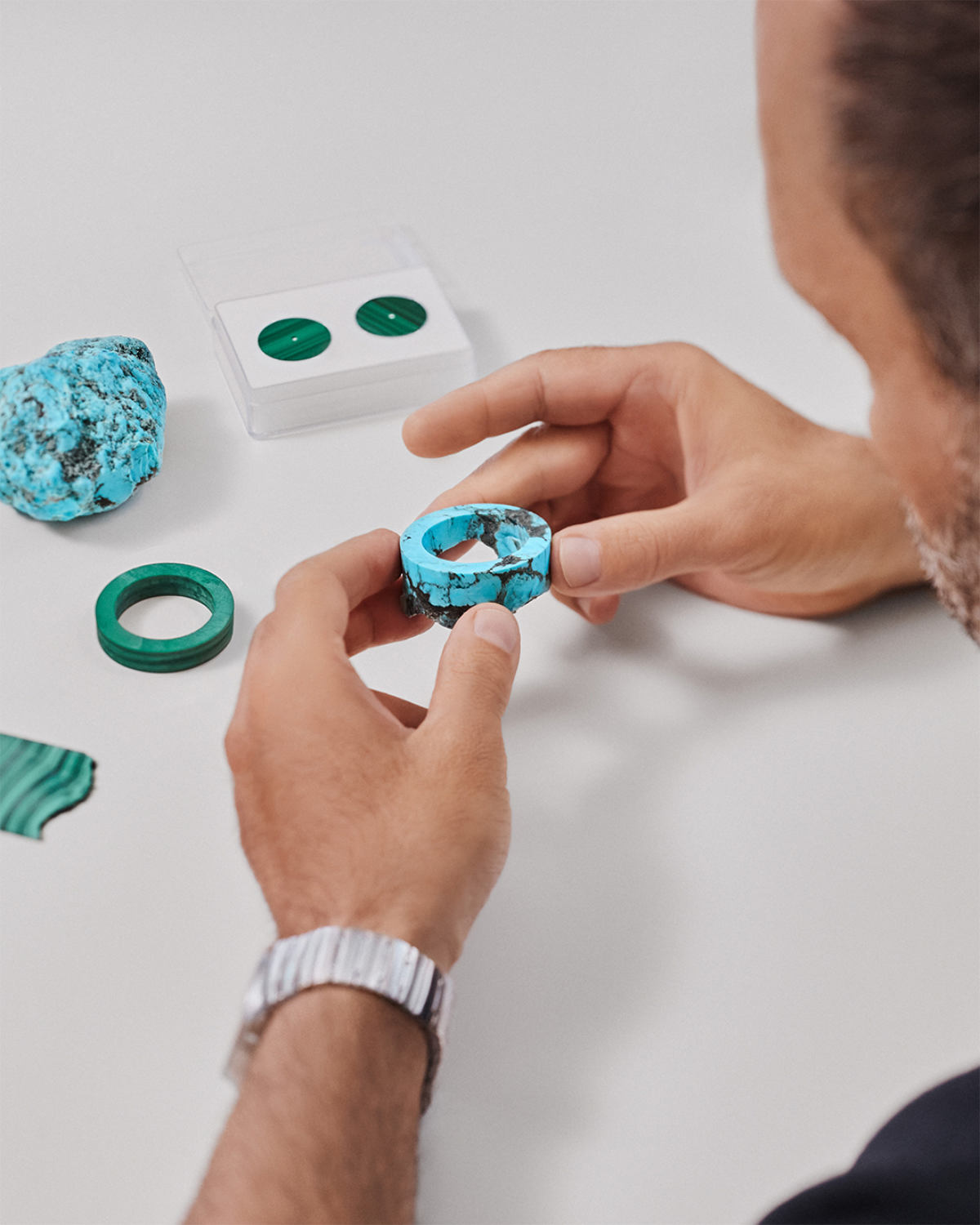 Louis Vuitton Escale: A Journey Through Ornamental Stones