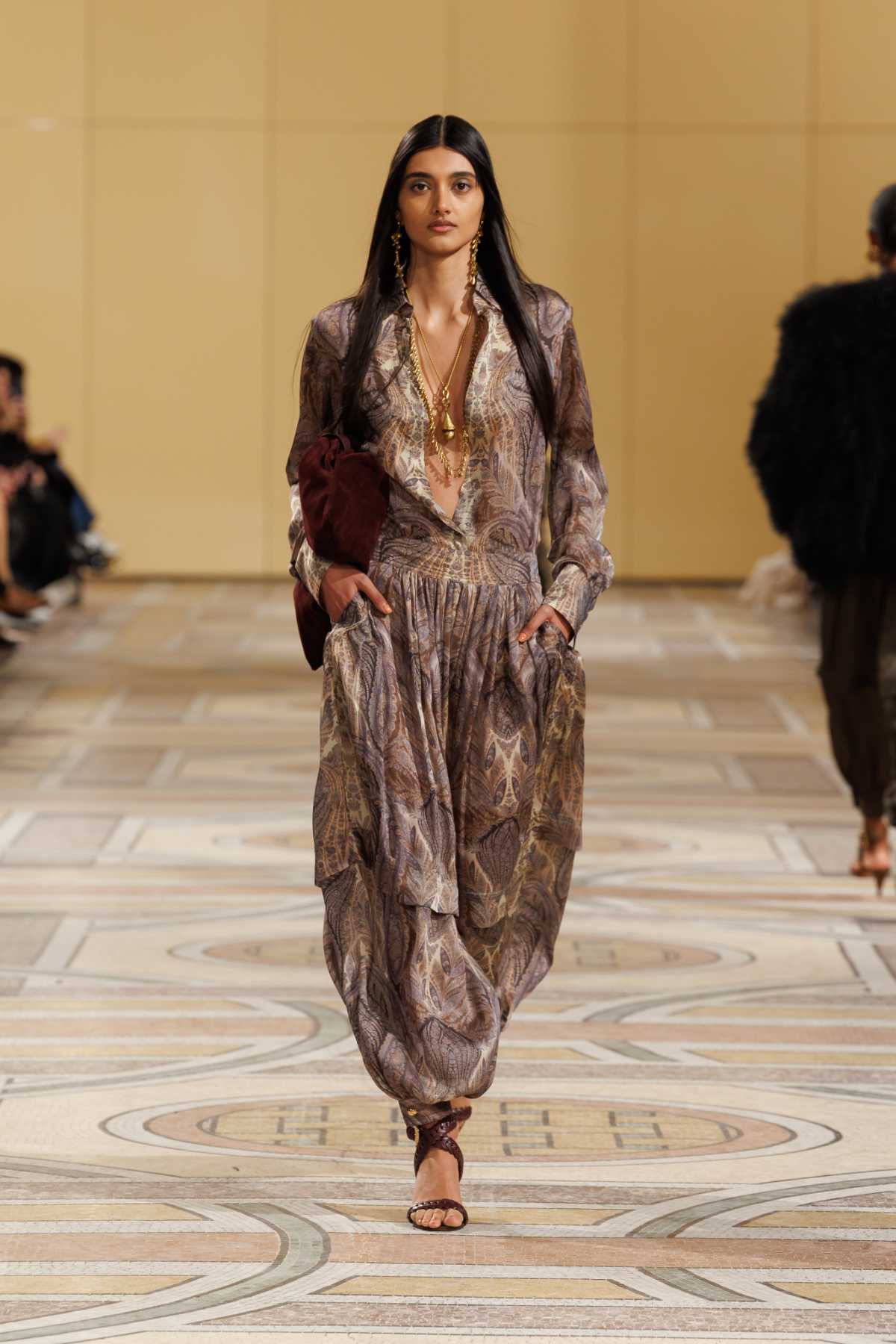 Zimmermann Fall/Winter 2025 Collection: A Masterclass In Effortless Elegance