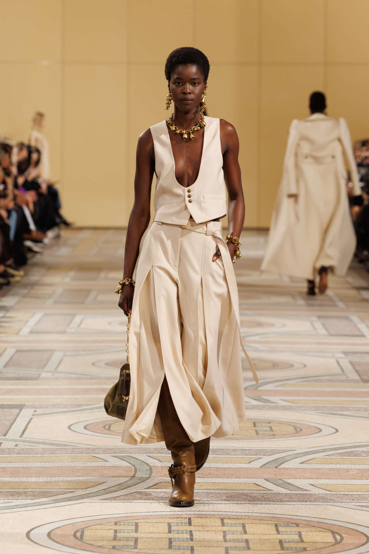 Zimmermann Fall/Winter 2025 Collection: A Masterclass In Effortless Elegance