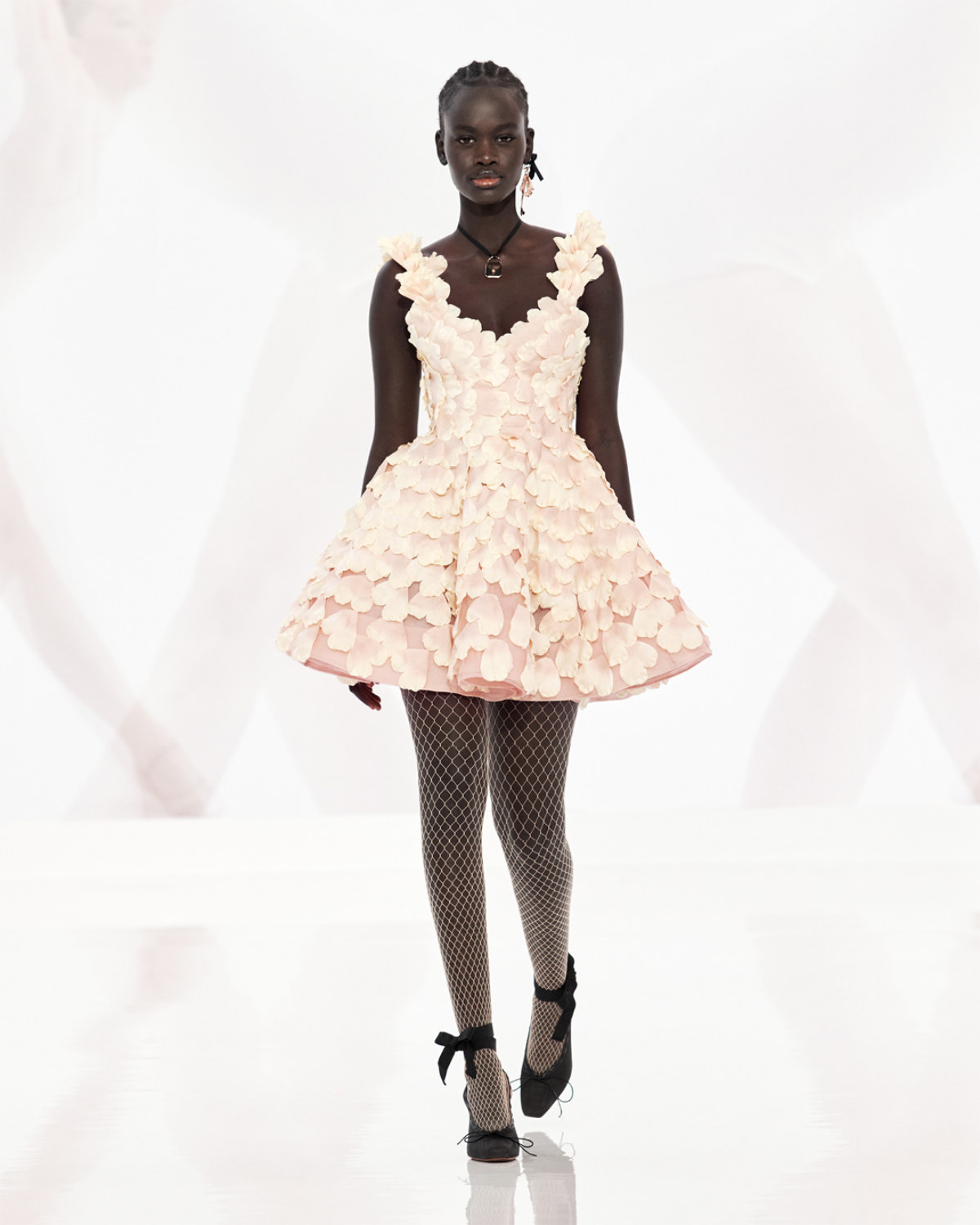 Zimmermann Presents Its New Spring Summer 2022 Collection: The Dancer