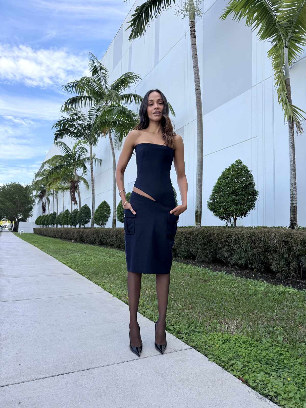 Zoe Saldaña’s Luxe McQueen Moment at ‘Avatar: Fire and Ash’ Miami