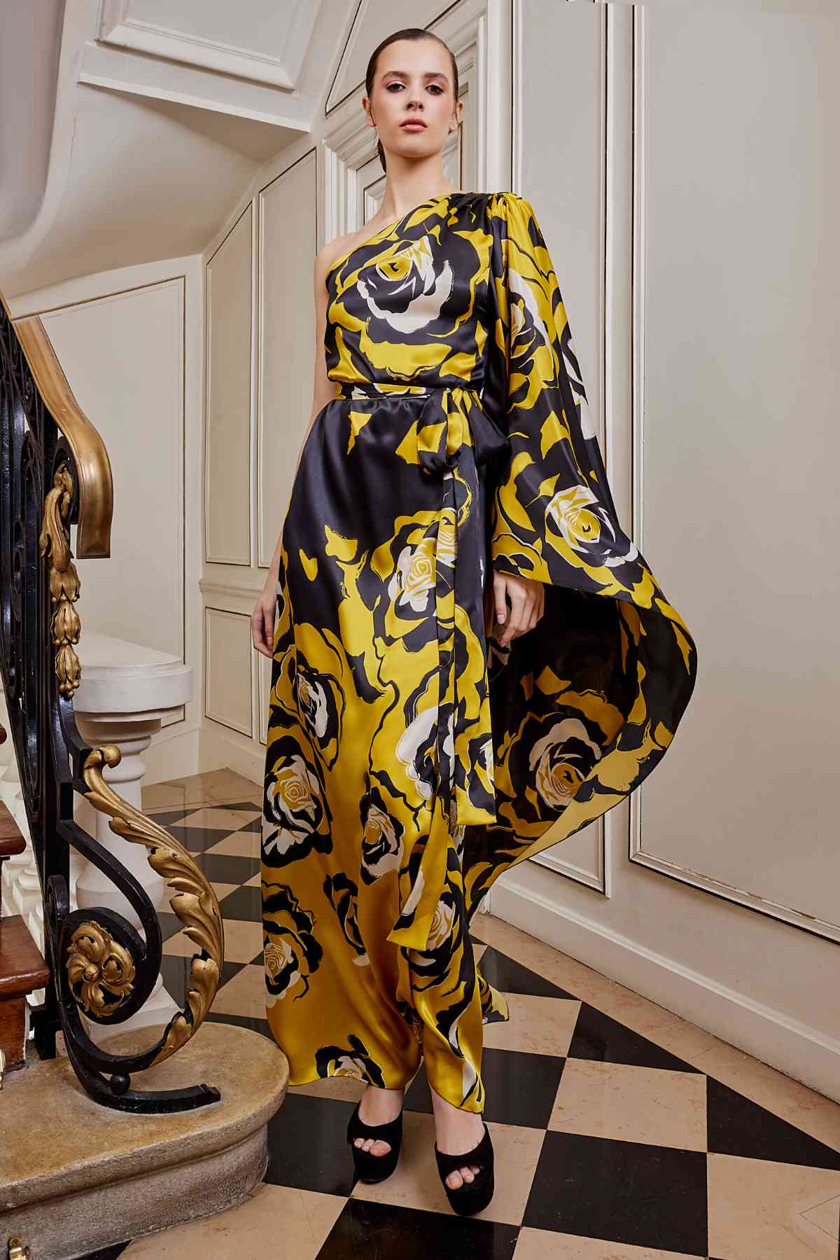 Zuhair Murad Presents His New Ready-To-Wear Pre-Fall 2023 Collection: In The Wonders