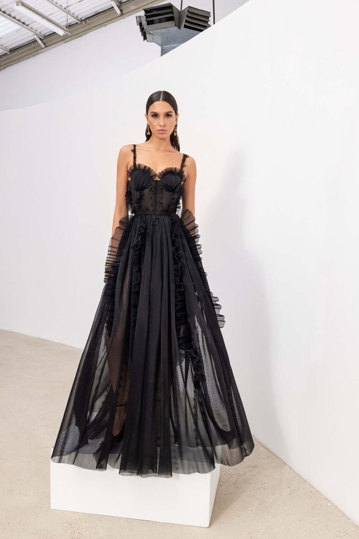 Zuhair Murad Presents Its New Spring-Summer 2023 Ready-To-Wear Collection: Ripple Of Matter