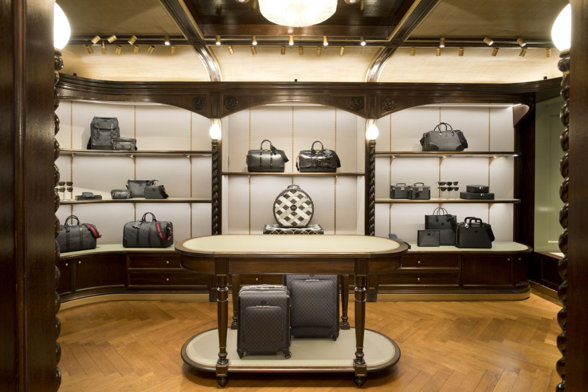 Paris Hotel Boutique Journal: Vuitton or Goyard?