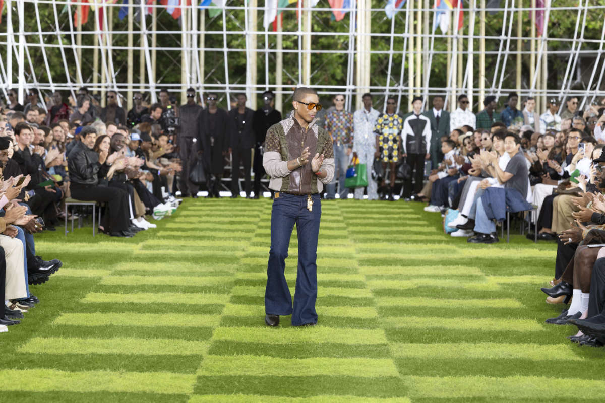 Louis Vuitton Louis Vuitton Presents Its New SpringSummer 2025 Men’s Collection Le Monde Est