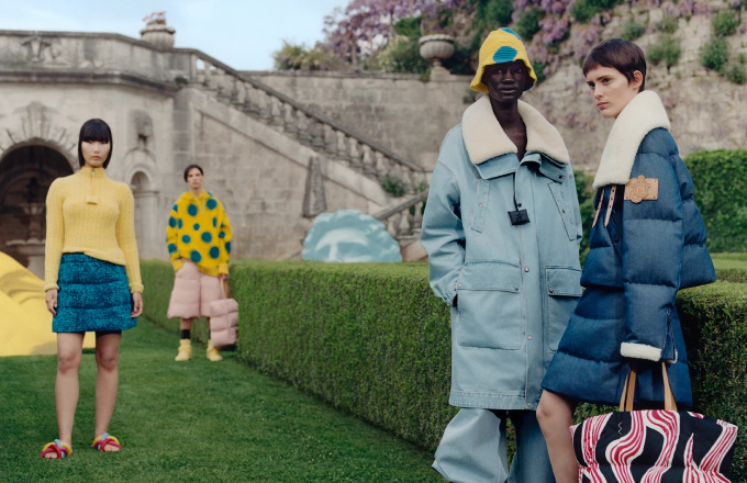 Moncler - Luxferity Moncler - Luxferity