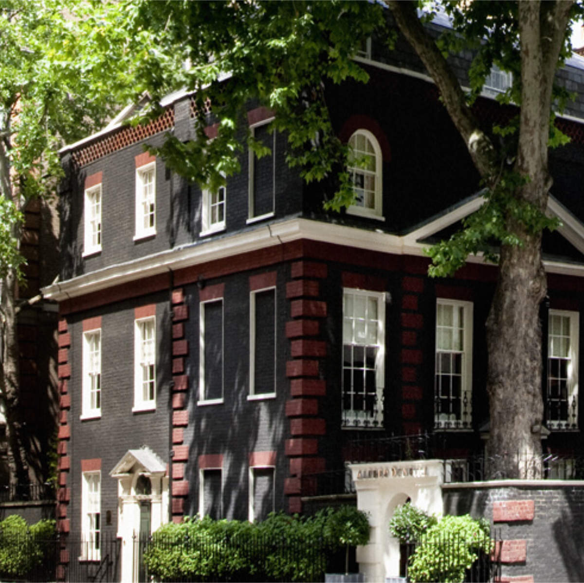 Dunhill House Luxferity