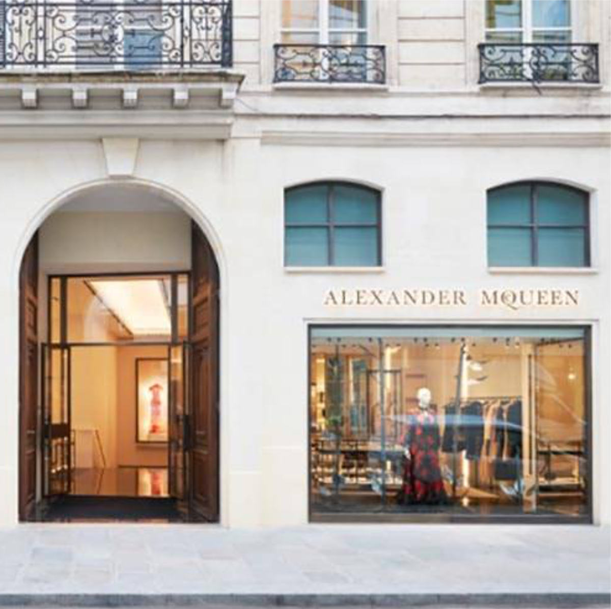 Alexander McQueen: Alexander McQueen Opens Its Largest Flagship Store In  Paris - Luxferity